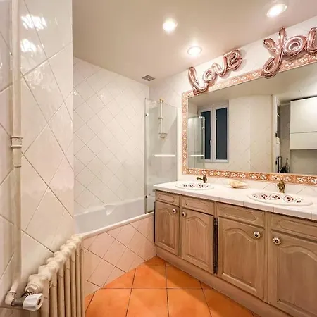 16th Arrondissement Luxury Living