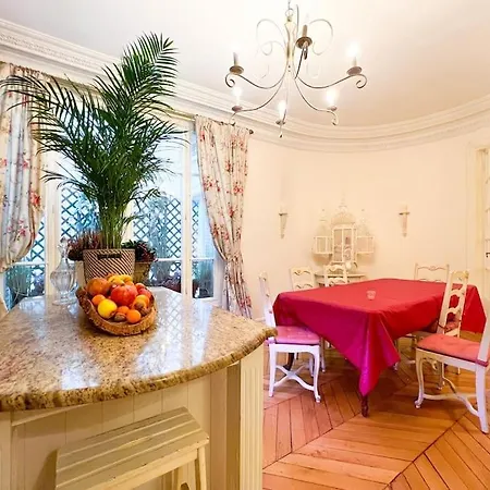 16th Arrondissement Luxury Living * Paris